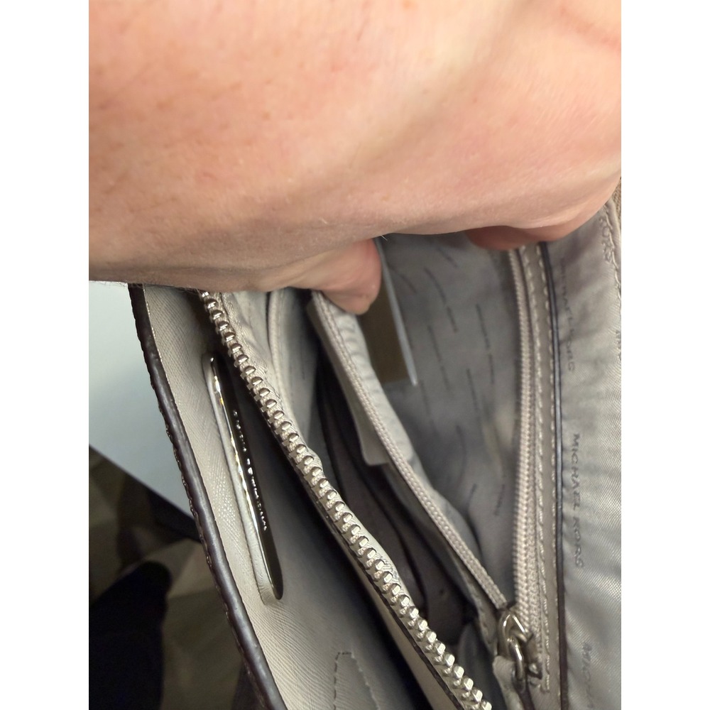 Michael Kors Tote Bag Pebble Leather Taupe Shoulder Bag Gold Tone Hardware - Picture 8 of 10
